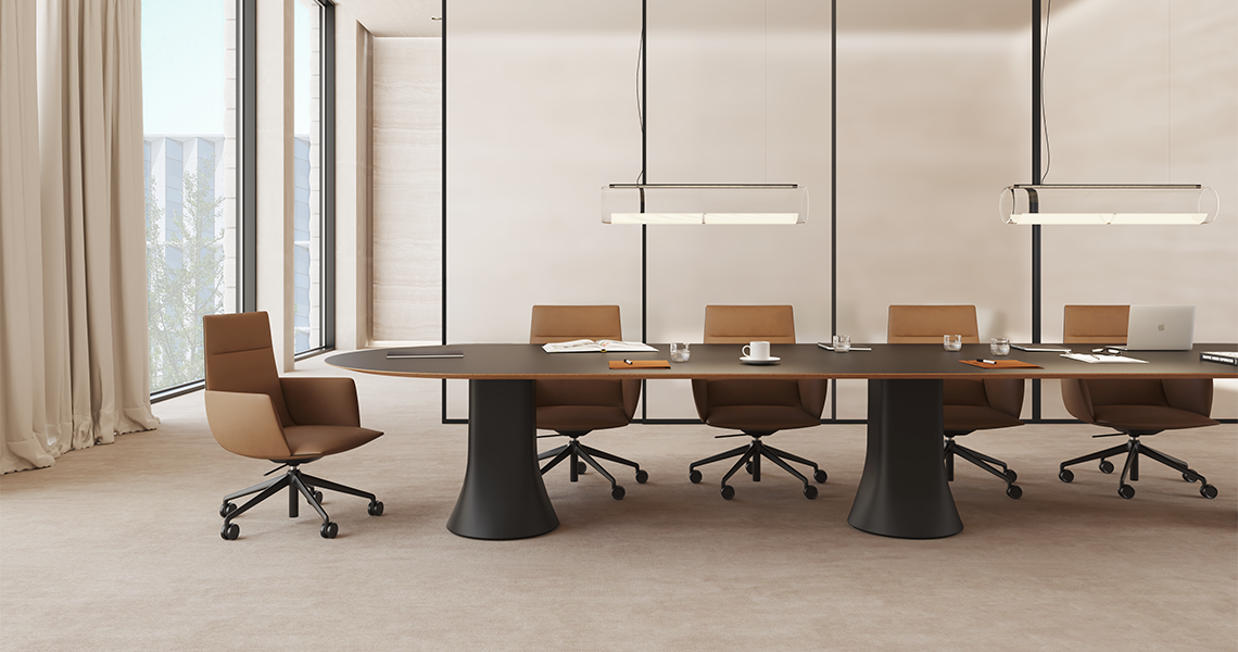 Noha Executive chair, five casters